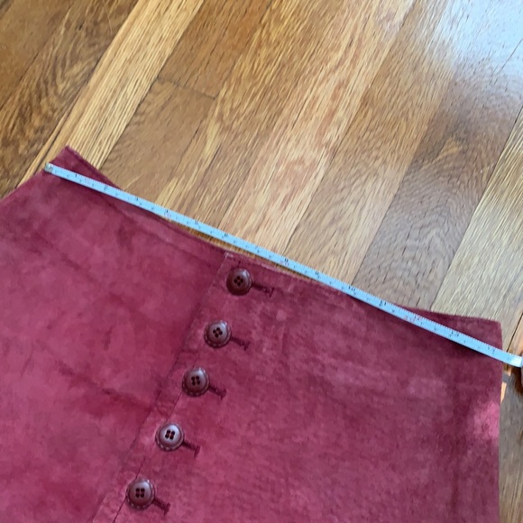 Vintage pink/red leather skirt w/ buttons (medium) - Picture 4 of 6